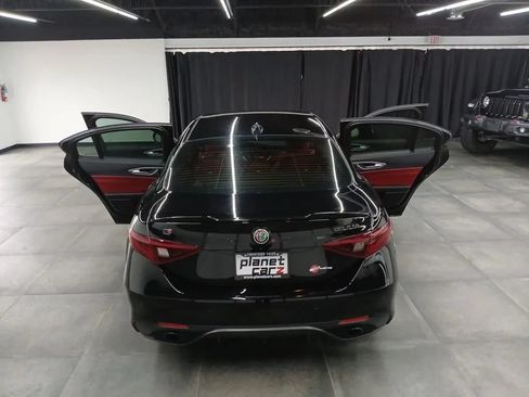 Used 2019 Alfa Romeo Giulia Ti Sport w/ Quick Order Package 22U Sport RWD image 35