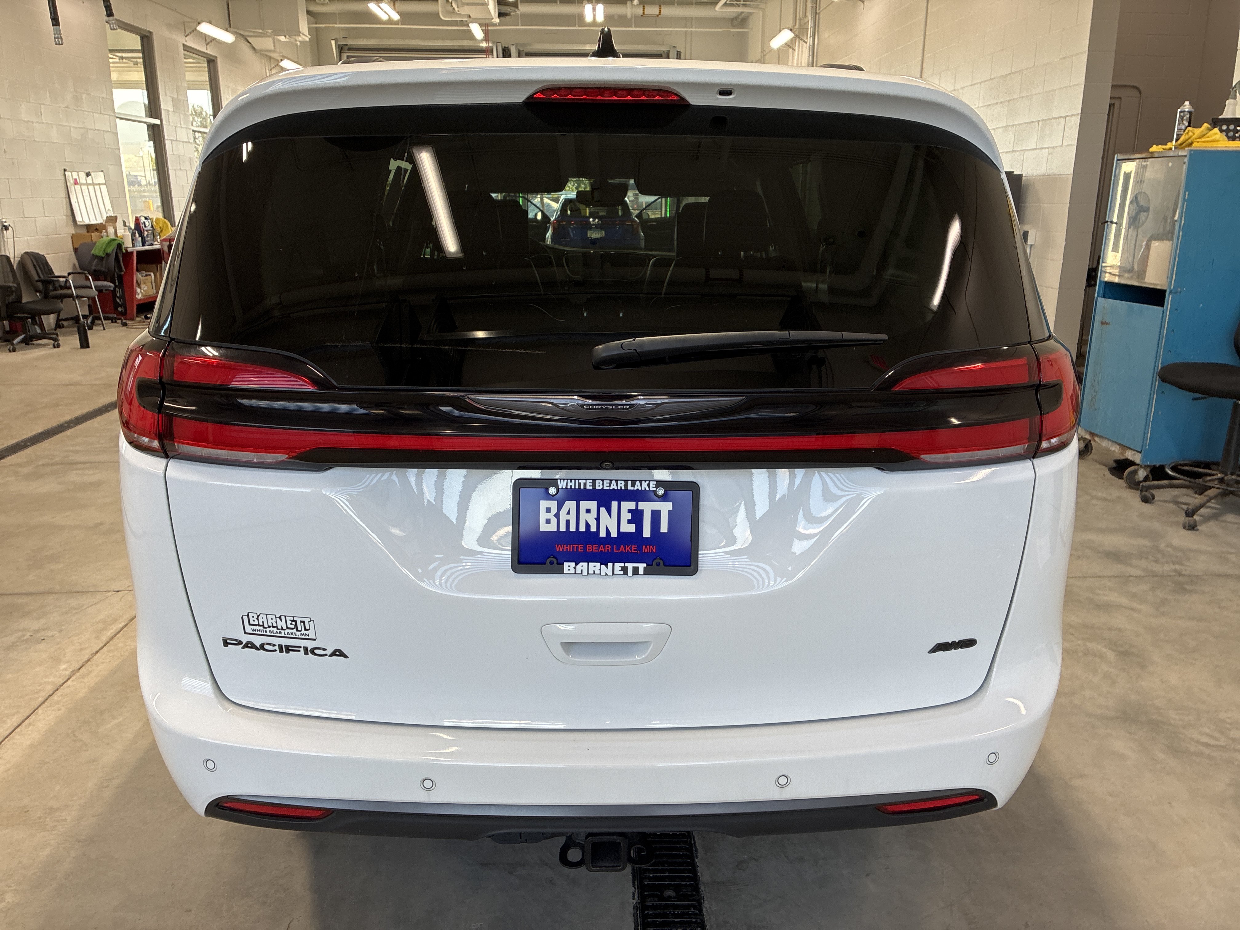 Certified 2024 Chrysler Pacifica Touring-L w/ Uconnect Theater Family Group AWD/4WD image 9