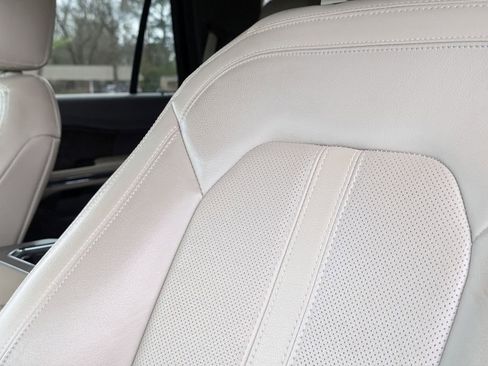 Used 2020 Ford Expedition Limited image 22