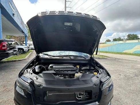 Certified 2019 Jeep Cherokee Limited FWD image 29