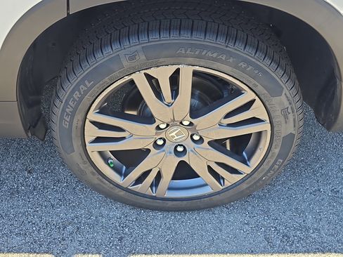 Certified 2022 Honda Pilot Sport image 8