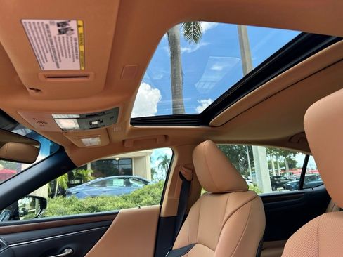 Used 2025 Lexus ES 350 w/ Premium Package FWD image 15