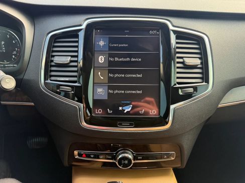 Used 2016 Volvo XC90 T6 Momentum w/ Momentum Plus Package AWD/4WD image 20