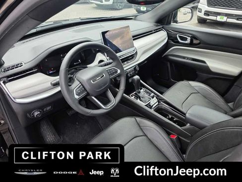 Used 2025 Jeep Compass Limited w/ Elite Group AWD/4WD image 11
