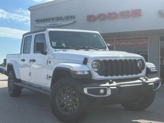 Used 2024 Jeep Gladiator Sport AWD/4WD video 1