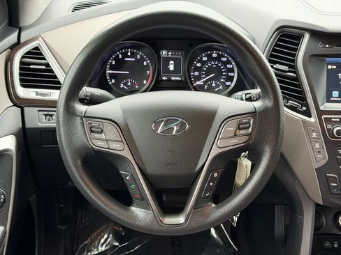 Used 2017 Hyundai Santa Fe SE image 21