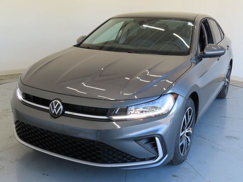 New 2026 Volkswagen Jetta SE FWD image 8