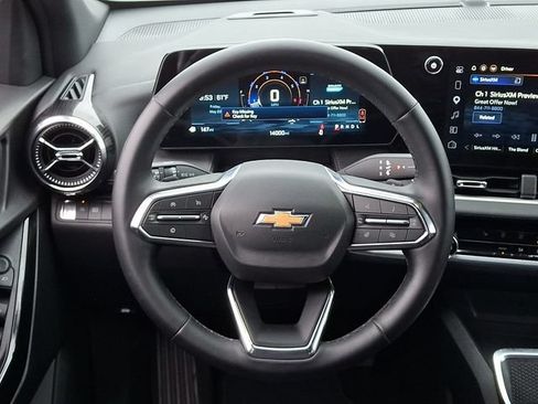 Used 2026 Chevrolet Equinox LT FWD image 19