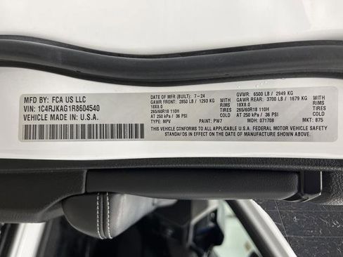 Used 2024 Jeep Grand Cherokee L Altitude image 39