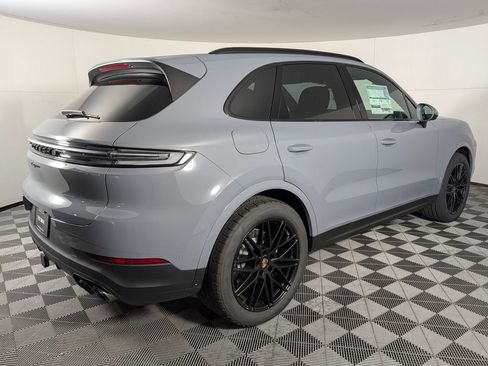 New 2026 Porsche Cayenne image 7