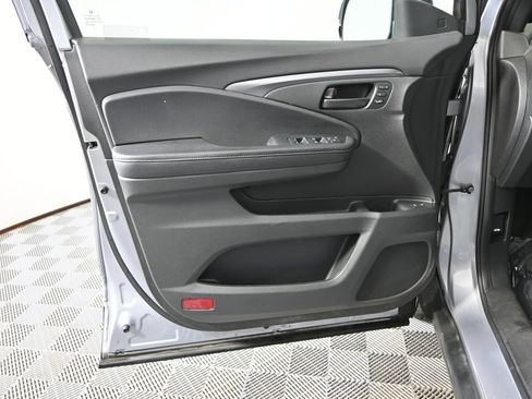 Used 2023 Honda Passport EX-L image 19