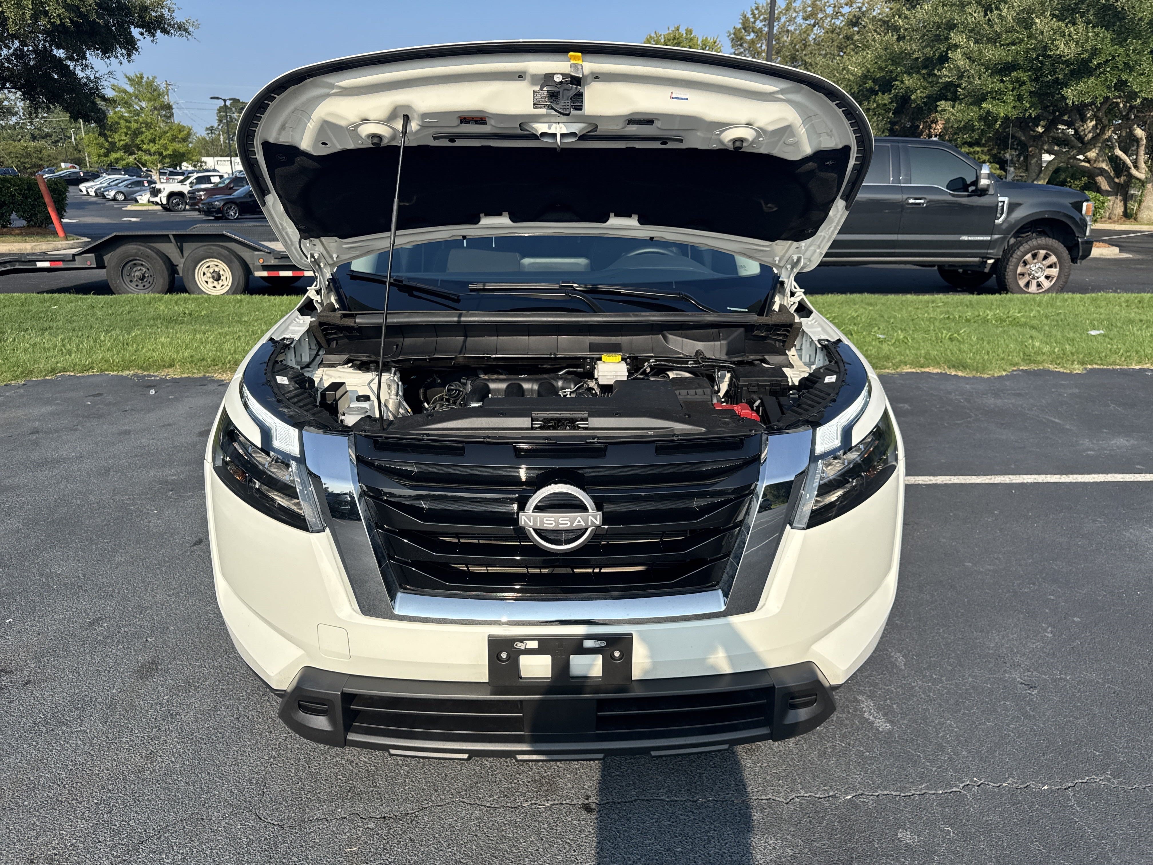 Used 2024 Nissan Pathfinder S FWD image 40