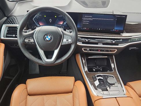 Certified 2024 BMW X5 xDrive40i w/ Parking Assistance Package AWD/4WD image 11