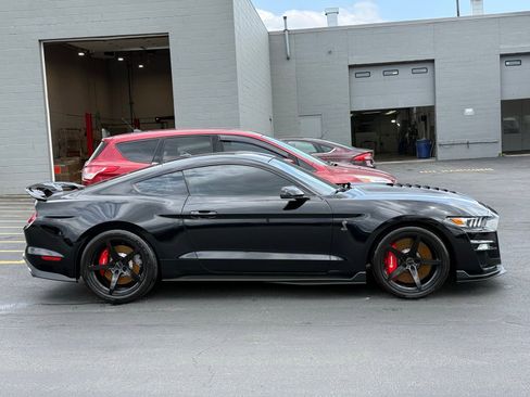 Used 2021 Ford Mustang Shelby GT500 w/ Technology Package RWD image 2