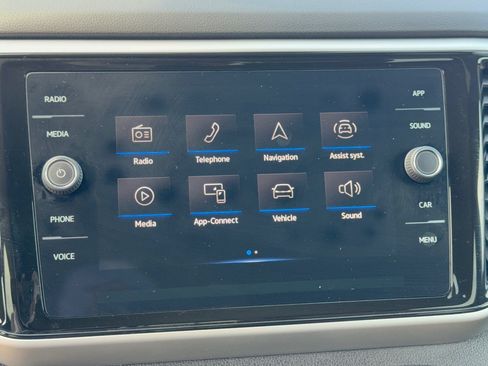 Used 2022 Volkswagen Atlas Cross Sport SE AWD/4WD image 17