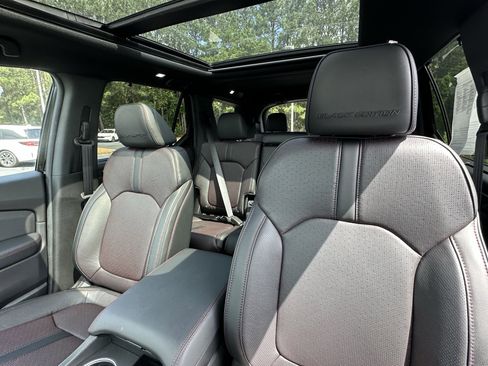Used 2025 Honda Pilot Black Edition image 8