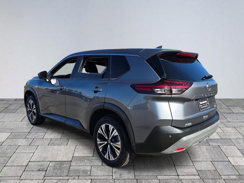 Used 2021 Nissan Rogue SV image 5