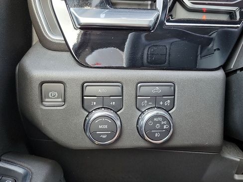 Used 2023 GMC Sierra 1500 Elevation AWD/4WD image 14
