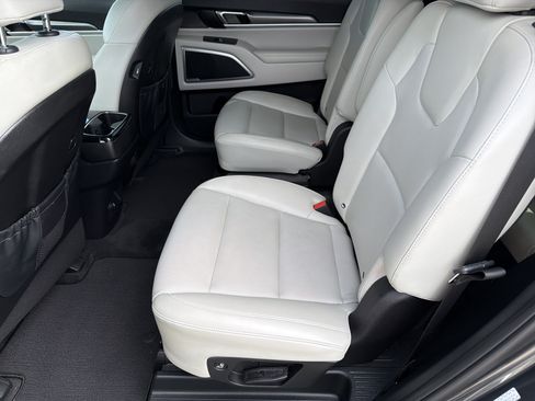 Used 2022 Kia Telluride S AWD/4WD image 19