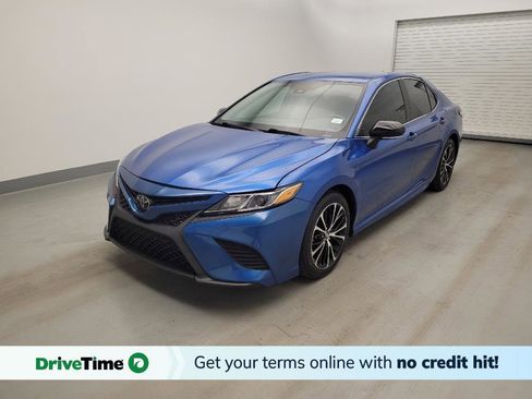 Used 2019 Toyota Camry SE w/ Convenience Package FWD image 1