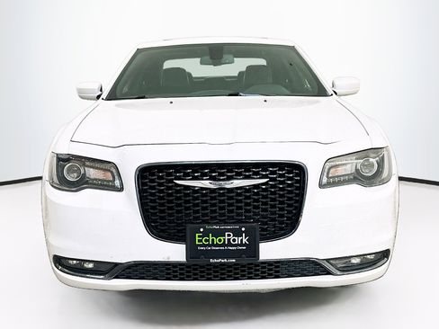 Used 2020 Chrysler 300 S image 2