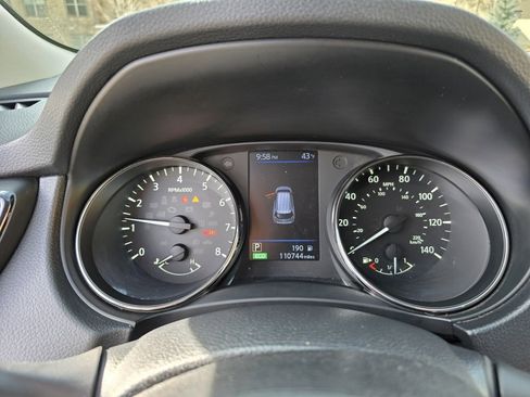 Used 2018 Nissan Rogue SV image 21