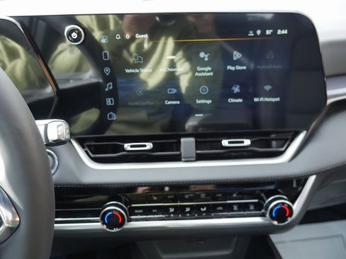 New 2026 Chevrolet Equinox LT w/ Convenience Package II image 15