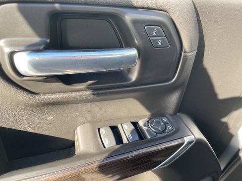Used 2021 Chevrolet Silverado 1500 LT image 24