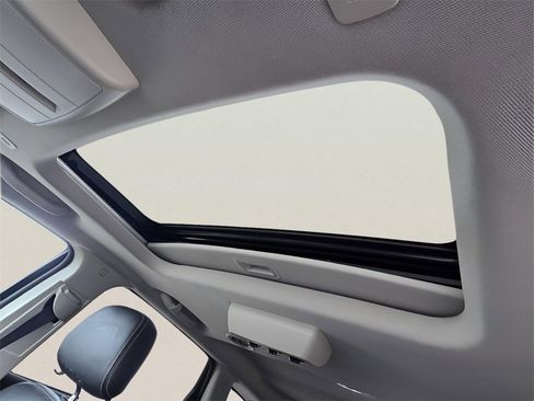 Used 2020 Dodge Journey Crossroad w/ Popular Equipment Group image 27