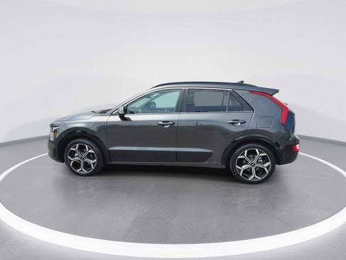 Used 2023 Kia Niro EX Touring FWD image 5