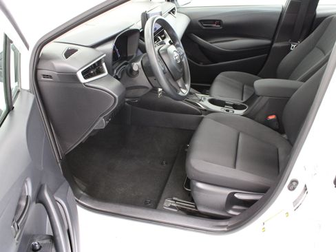 Used 2026 Toyota Corolla LE FWD image 14