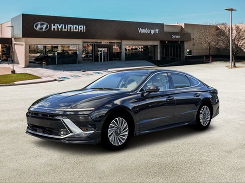 New 2026 Hyundai Sonata Limited FWD image 2