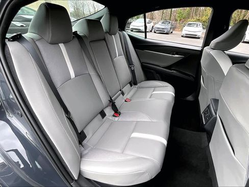 Used 2026 Toyota Camry SE image 19