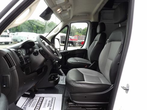 Used 2025 RAM ProMaster 3500 w/ Convenience Group FWD image 17