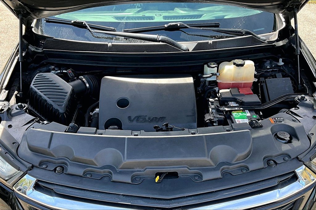 Used 2023 Chevrolet Traverse LT FWD image 12