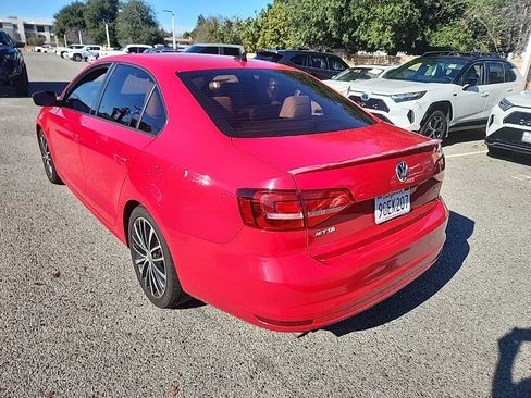 Used 2015 Volkswagen Jetta Sport image 3