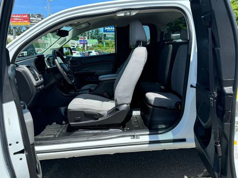 Used 2020 Chevrolet Colorado W/T w/ WT Convenience Package AWD/4WD image 11