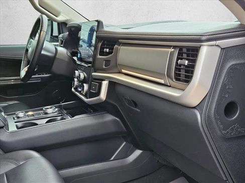 Used 2024 Ford Expedition XLT AWD/4WD image 20
