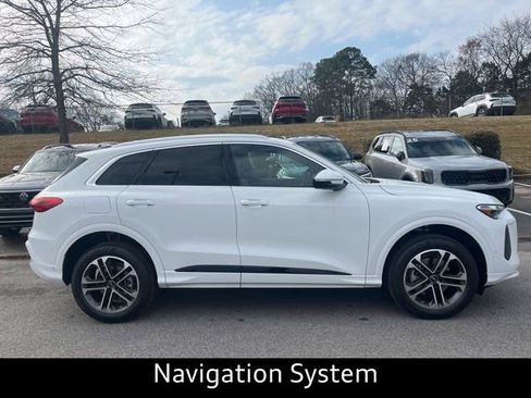 New 2025 Audi Q5 Premium image 3