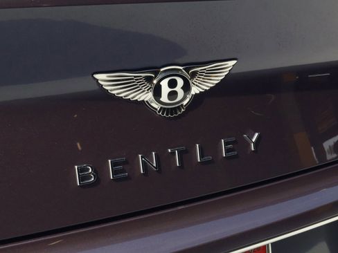 Used 2023 Bentley Continental GT Azure AWD/4WD image 13