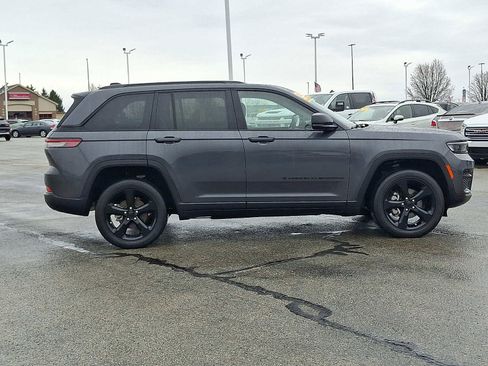 Used 2022 Jeep Grand Cherokee Altitude image 7