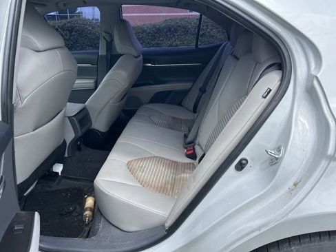 Used 2023 Toyota Camry SE w/ Cold Weather Package FWD image 5