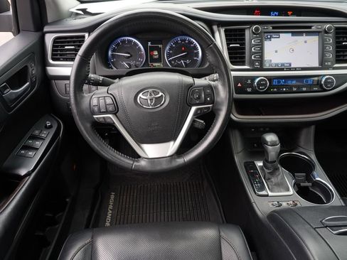 Used 2018 Toyota Highlander Limited AWD/4WD image 21