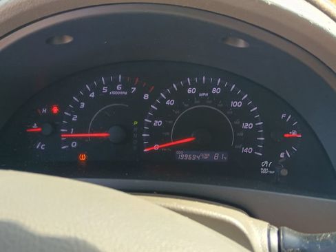 Used 2010 Toyota Camry FWD image 29