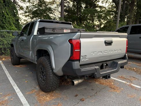 Used 2025 Toyota Tacoma SR w/ Towing Package AWD/4WD image 6