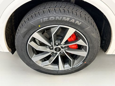 Used 2023 Audi Q5 2.0T Premium Plus w/ Premium Plus Package image 11