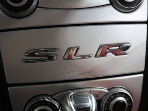 Used 2006 Mercedes-Benz SLR image 24
