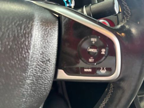 Used 2018 Honda Civic Touring image 17