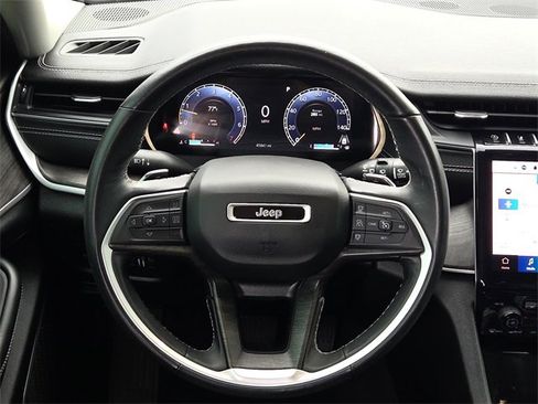 Used 2022 Jeep Grand Cherokee L Limited image 15