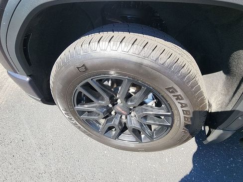 Certified 2025 GMC Sierra 1500 Elevation image 10